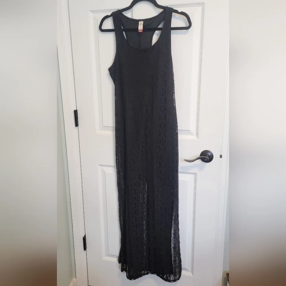 No Boundaries lace overlay maxi dress. Medium.